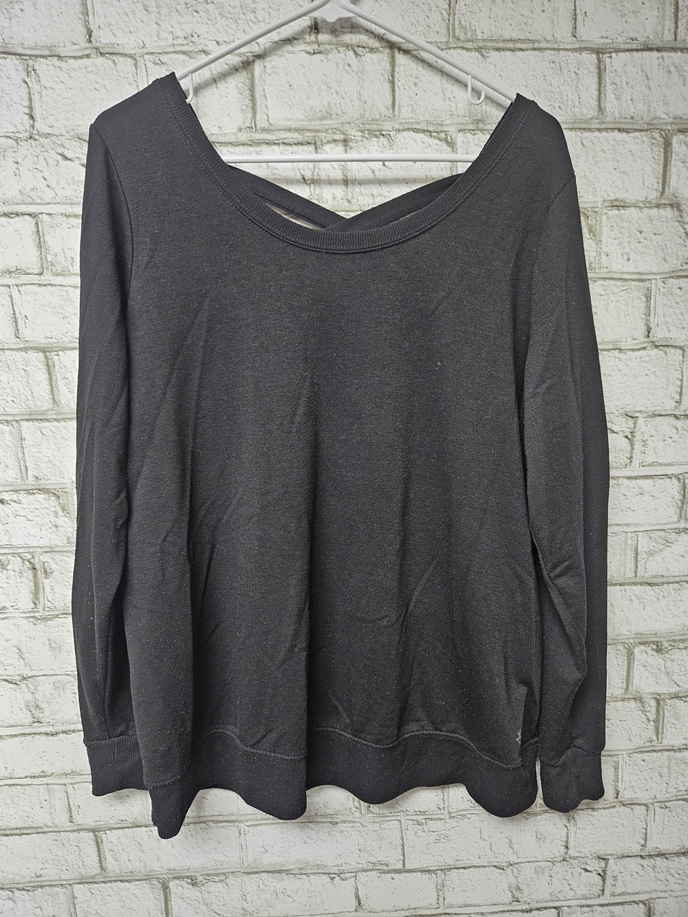 torrid Active Black Scoop Neck Long Sleeve Pullover Size 1